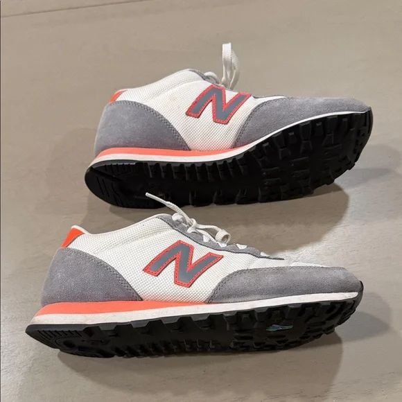 New Balance Gray and Peach Women's Sneakers - Picture 4 of 5